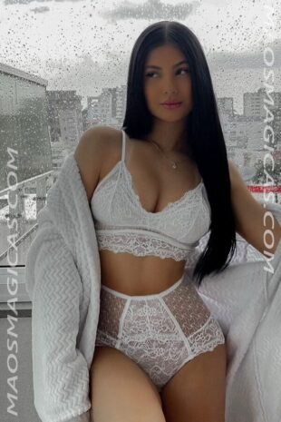 Isabela Massagista em Copacabana • Massagistas Rio • Massagem RJ venha relaxar com nossas massagem tântricas, massagem nuru, massagem relaxante